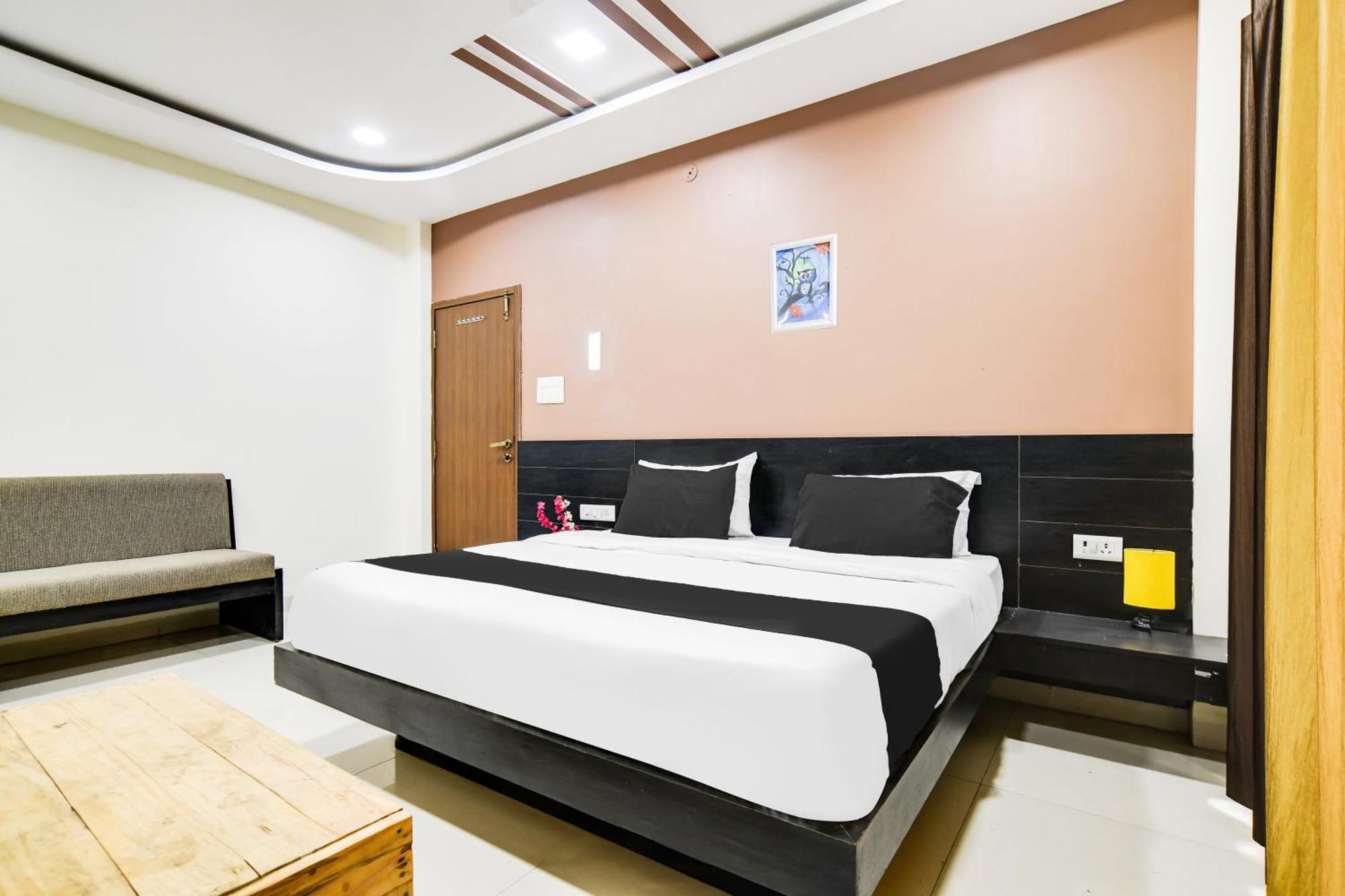Super Collection O Indore Near Omax City 1 Kanadiya Екстериор снимка