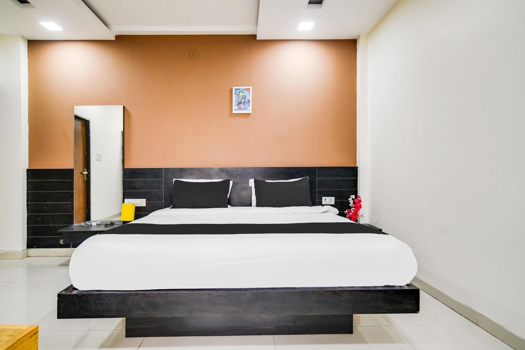 Super Collection O Indore Near Omax City 1 Kanadiya Екстериор снимка