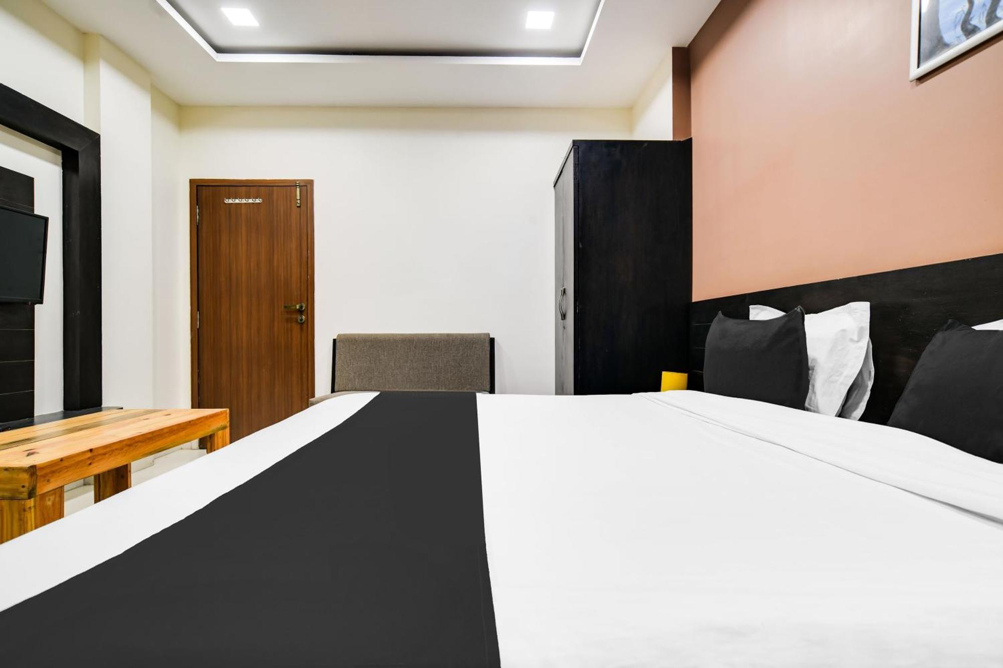 Super Collection O Indore Near Omax City 1 Kanadiya Екстериор снимка